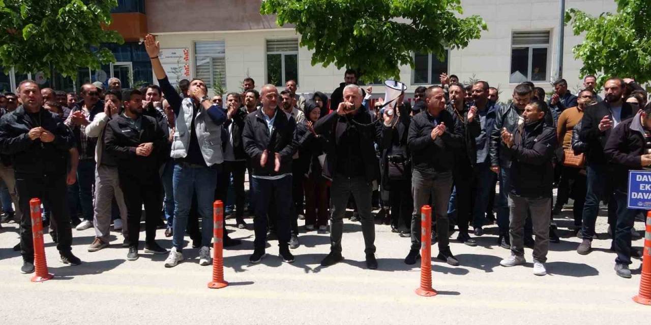 Belediyelerden Çıkarılan İşçilerden ’düdüklü’ Eylem