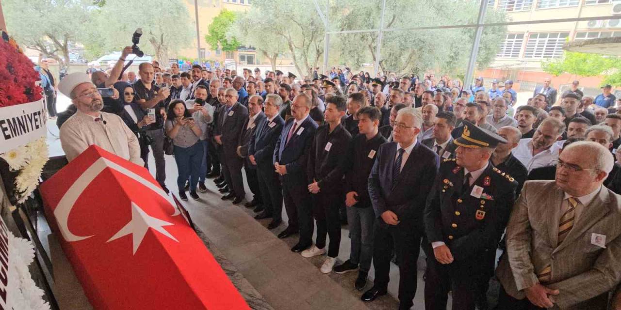 Kalp Krizi Geçirerek Hayatını Kaybeden Polis Memuru Son Yolculuğuna Uğurlandı