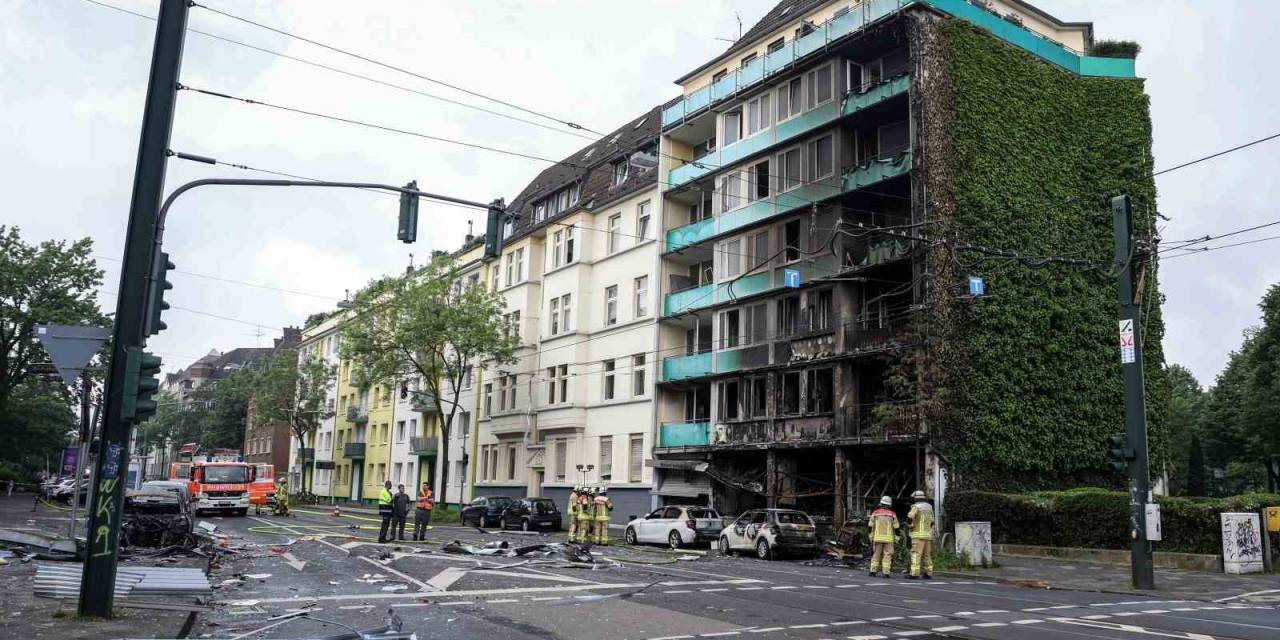 Almanya’da Apartmanda Patlama: 3 Ölü
