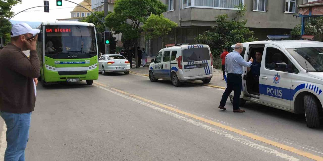 Çocuk Parkında Bıçaklı Kavga: 2 Yaralı