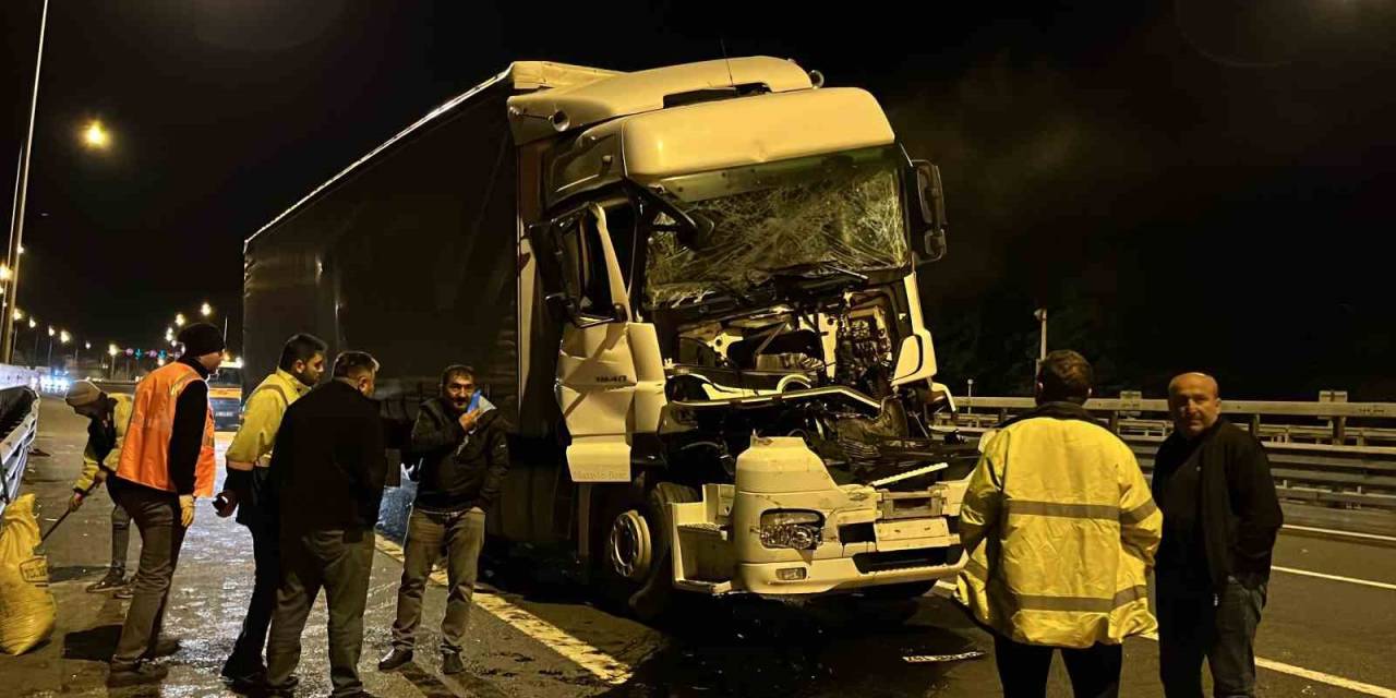 Kağıt Gibi Ezilen Tırdan Yara Almadan Kurtuldu