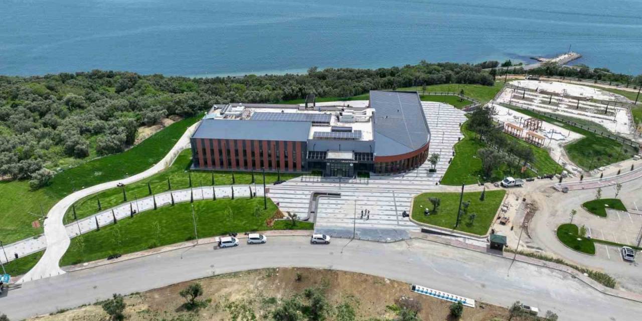 Darıcalı Gençlere 19 Mayıs Hediyesi