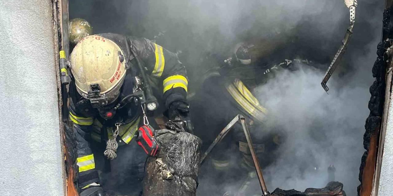 Binada Yangın Dehşeti: 7 Yaşındaki Çocuk Hayatını Kaybetti