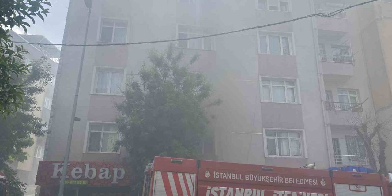 Avcılar’da Korkutan Baca Yangını