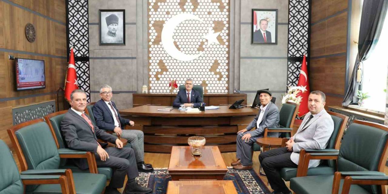 Niğdeli Hayırsevere Vali Çelik’ten Madalya