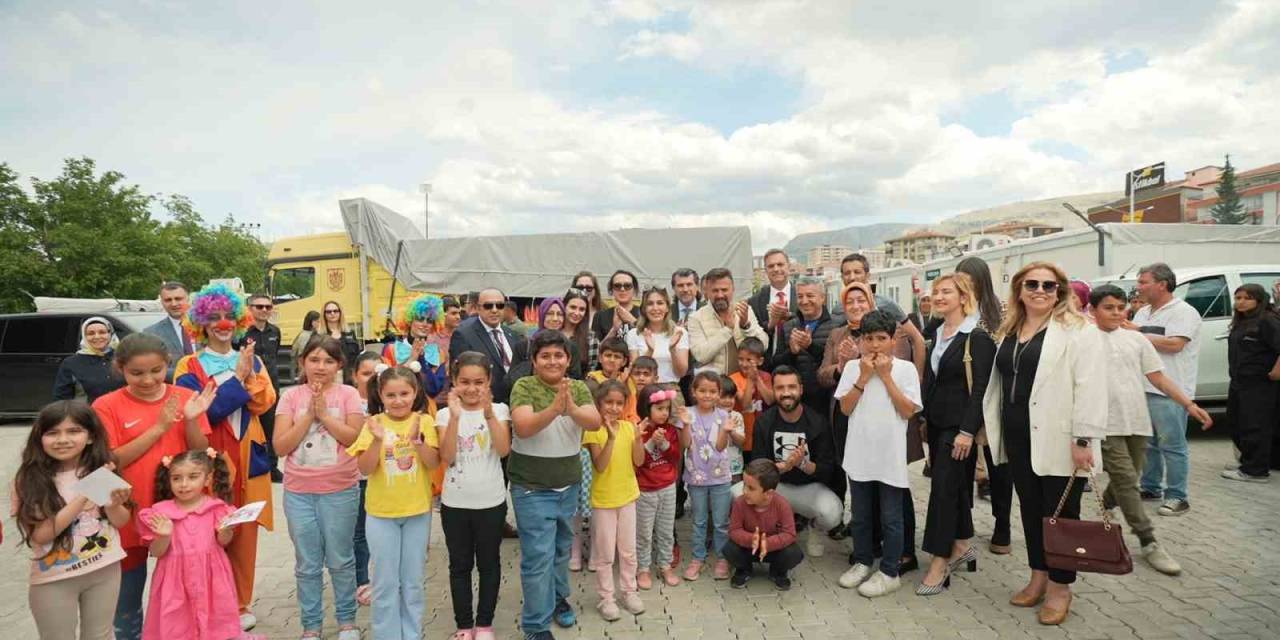 Malatyalı Depremzede Anneler Ve Çocuklarına Sivas’tan Anlamlı Ziyaret