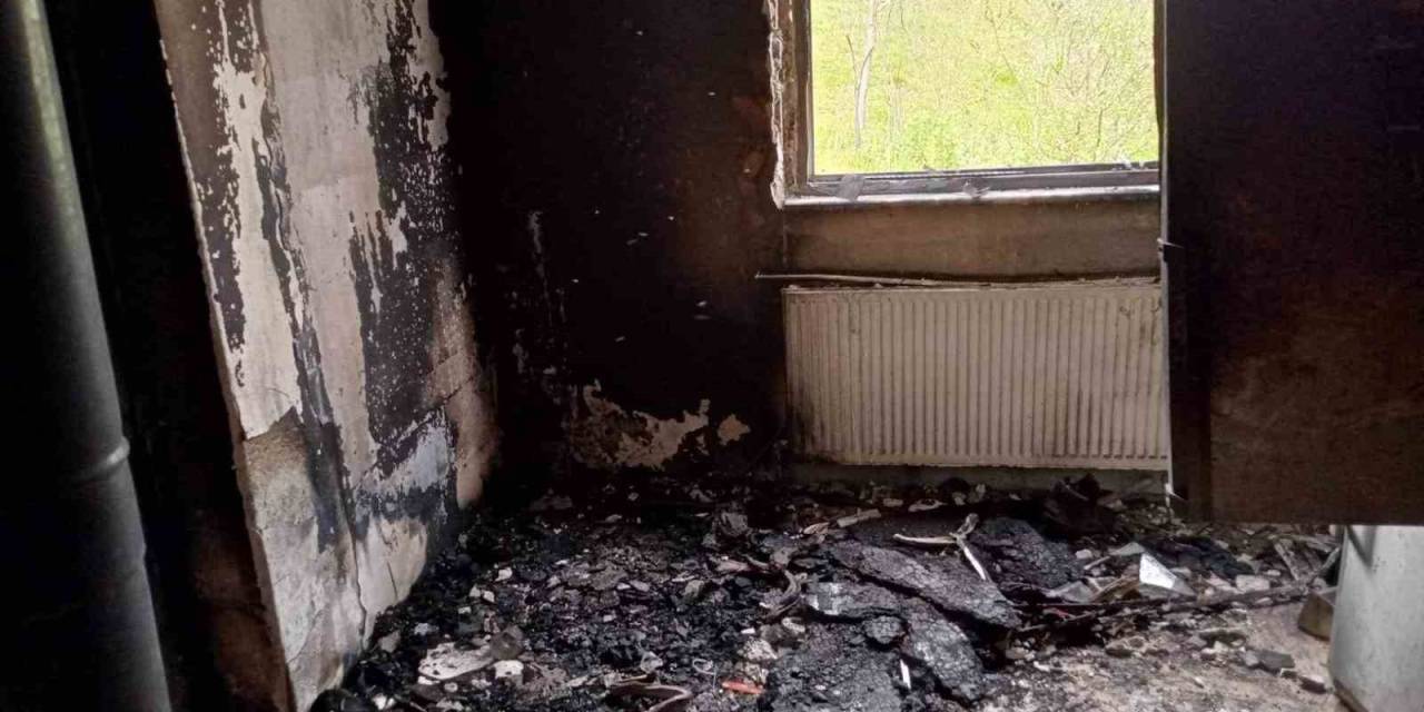 Yangında Ağır Yaralanan Adam 52 Gün Sonra Hayatını Kaybetti