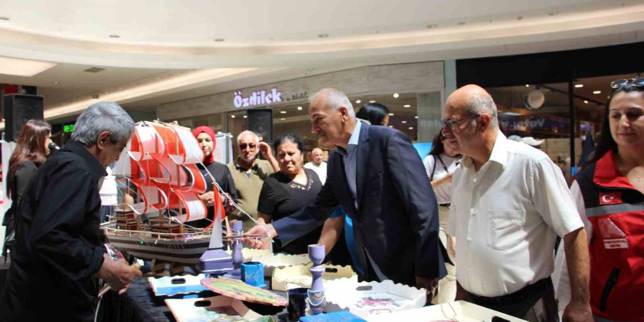 60 Yaşından Sonra Fırçayı Eline Alan Vatandaşlar Ortaya Sanat Eserleri Çıkardı