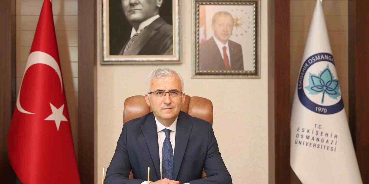 Rektör Çolak: "Atatürk, Türkiye Cumhuriyeti’ni Gençlerimize Emanet Etmiştir"