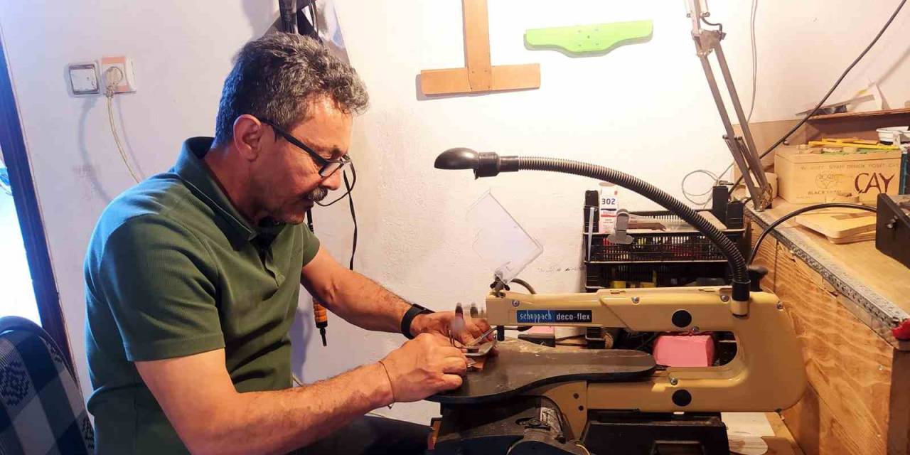 Babasının Felç Kalması Onu Sanata Yöneltti