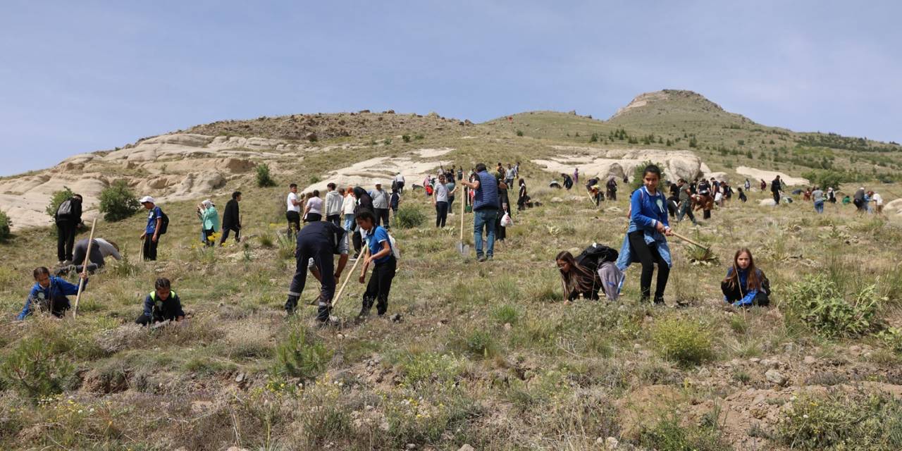 Selçuklu’da Fidanlar Toprakla Buluştu