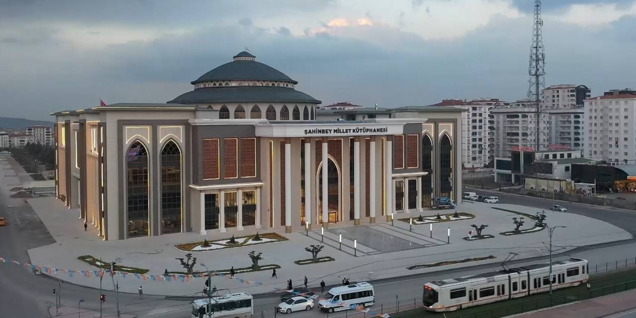 Türkiye’nin En Büyük İkinci Kütüphanesi Gaziantep’te Hizmete Açıldı