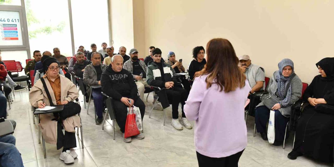 Esbim Esenyurt’ta İşsizlik Sorununu Çözüyor