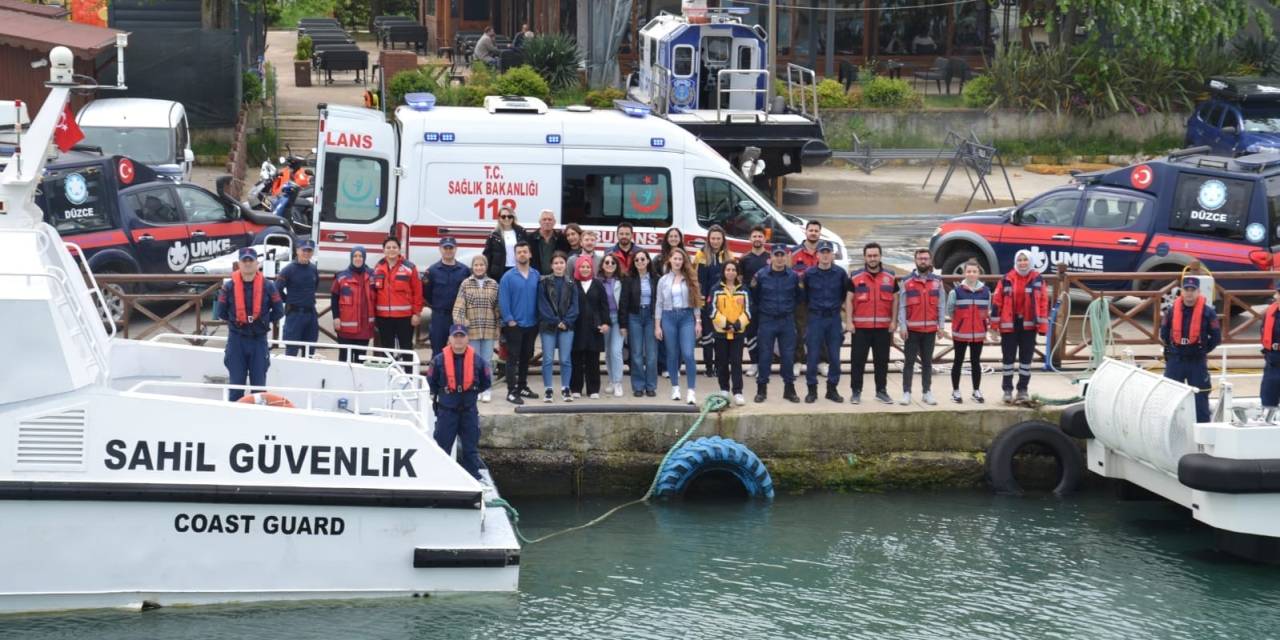 Denizden Tıbbi Tahliye Eğitimi Ve Tatbikatı Gerçekleştirildi