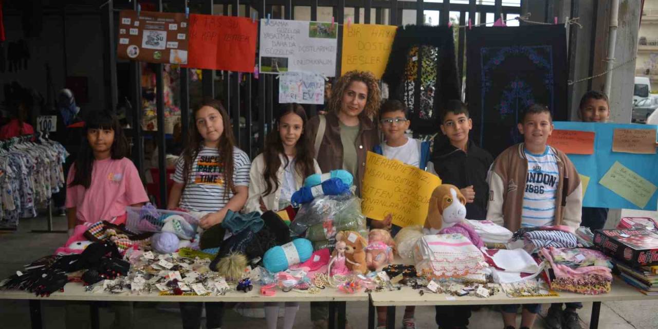 Aliağa’da Öğrencilerden Sokak Hayvanlarına Dokunaklı Destek