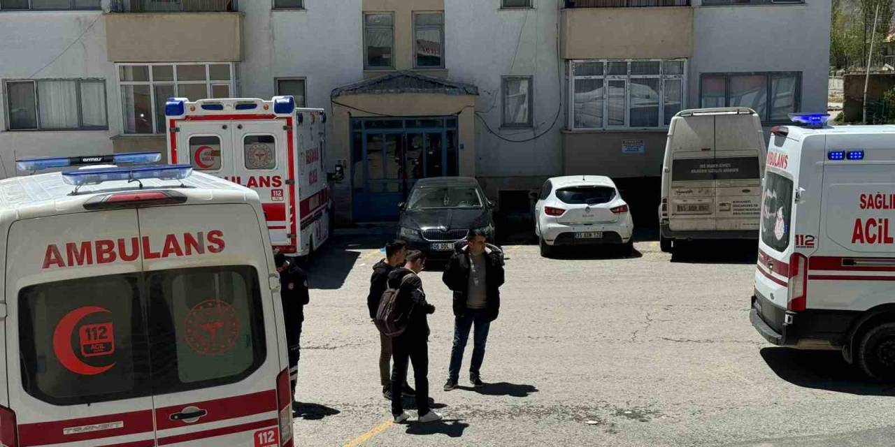 Başkale’de Askeri Araç Kaza Yaptı: 11 Yaralı