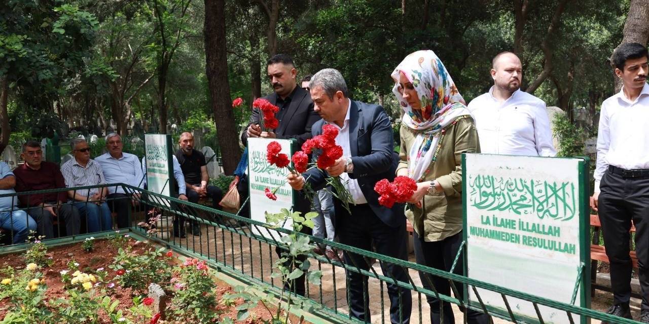 Eski Mhp İlçe Başkanı Nihat Atlı, Ölümünün 1. Yıl Dönümünde Kabri Başında Anıldı