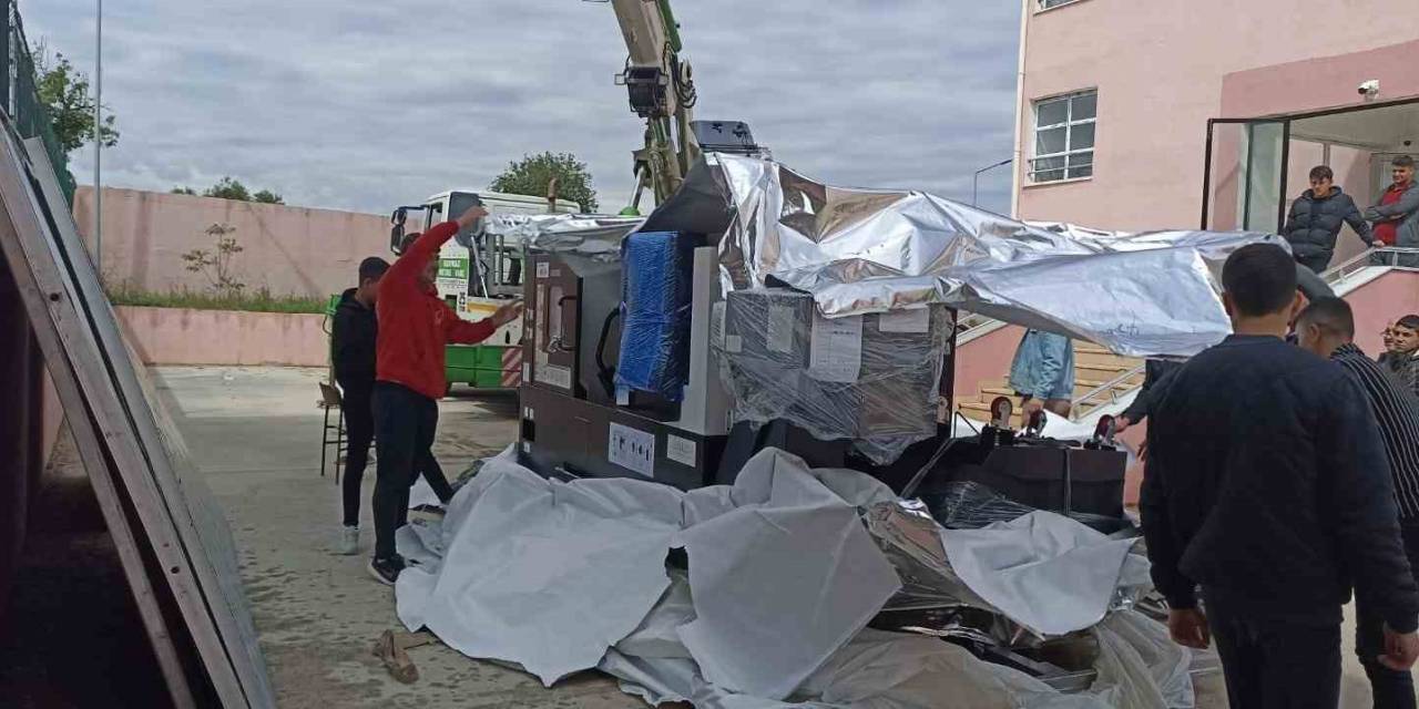 Vezirköprü Mesleki Ve Teknik Anadolu Lisesi Torna Tezgahına Kavuştu