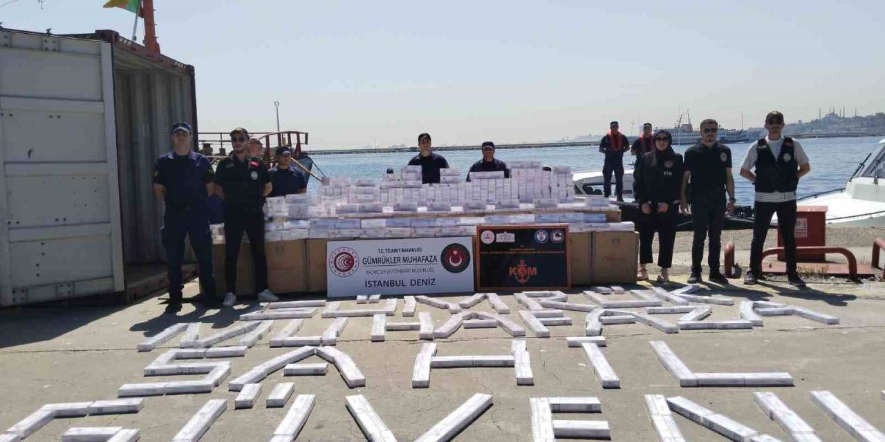 Zeytinburnu Açıklarında 144 Bin 280 Paket Kaçak Sigara Ele Geçirildi