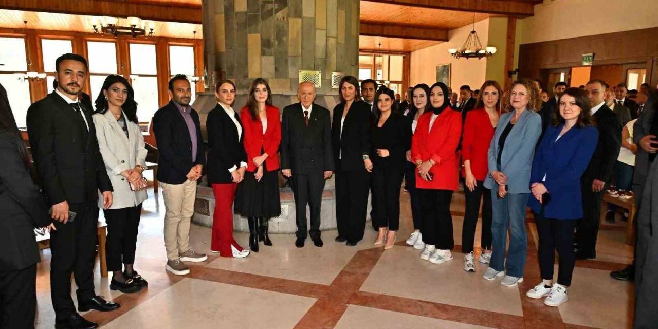 Mhp Lideri Bahçeli: "(28 Şubat Davası Hükümlülerinin Tahliyesi) Cezaevinde Güçlük Çeken İnsanları Dikkate Aldığınızda Bunu Takdirle Karşılamaktan Başka Bir Şey Düşünülmemelidir"