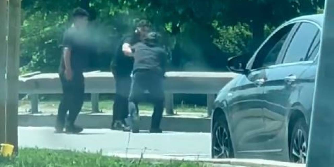 Sultangazi’de Trafikte İki Grup Arasında Silahlı Kavga: 3 Yaralı