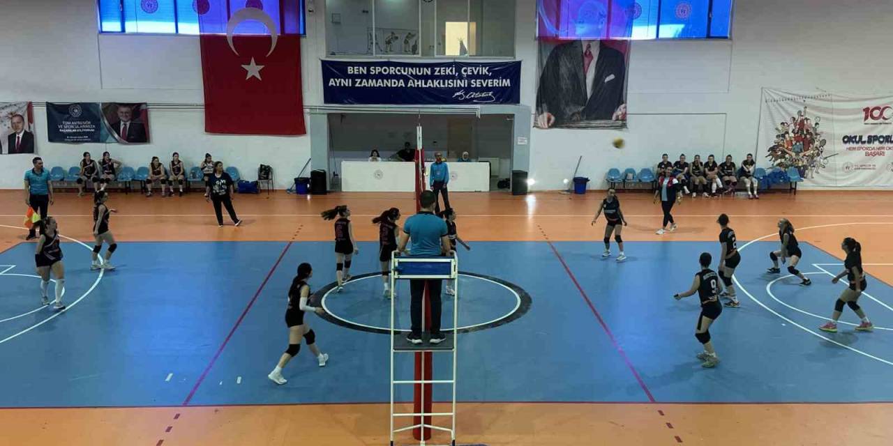 Kızlar Voleybolda Kazanan Muratlı