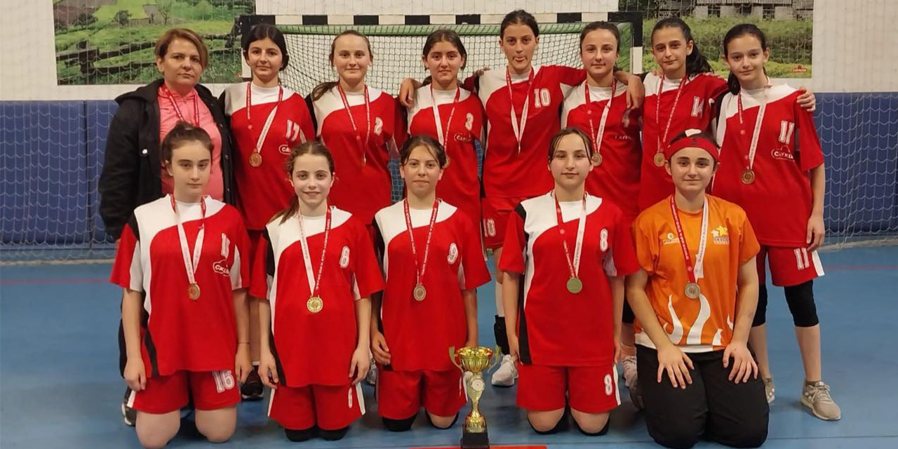 Antalya’da Rize’yi Çaykur Ortaokulu Spor Kulübü Temsil Edecek