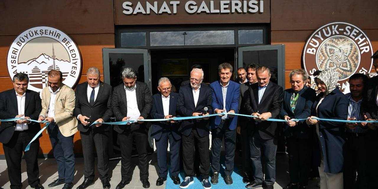 Büyük Sanat Galerisi Açıldı