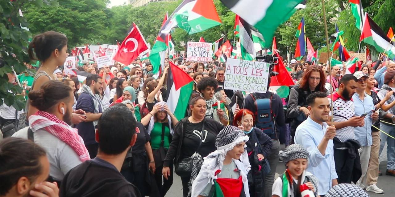Paris’te Filistin’e Destek İsrail’e Tepki: “Masum Çocukları Öldürmekten Vazgeçin”