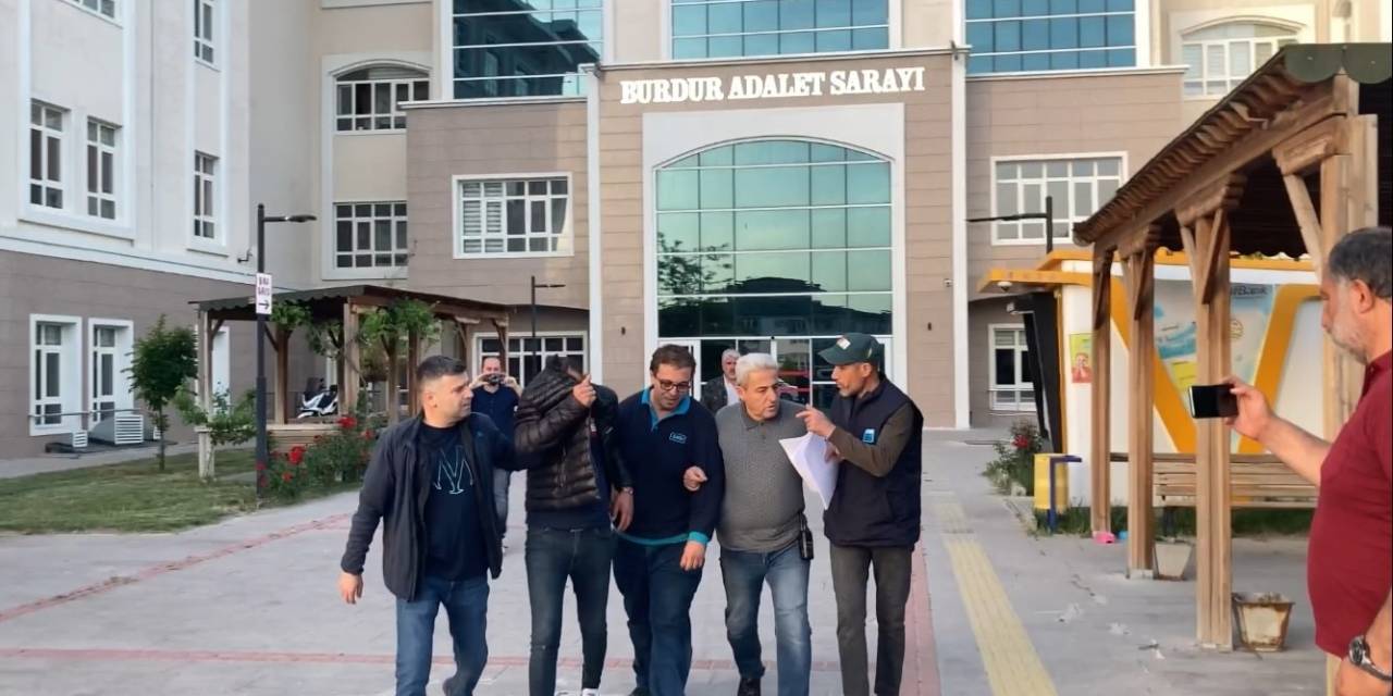 Marketten Yaklaşık 3 Milyon Tl’lik Gıda Malzemesi Çalan 2 Şüpheli Tutuklandı