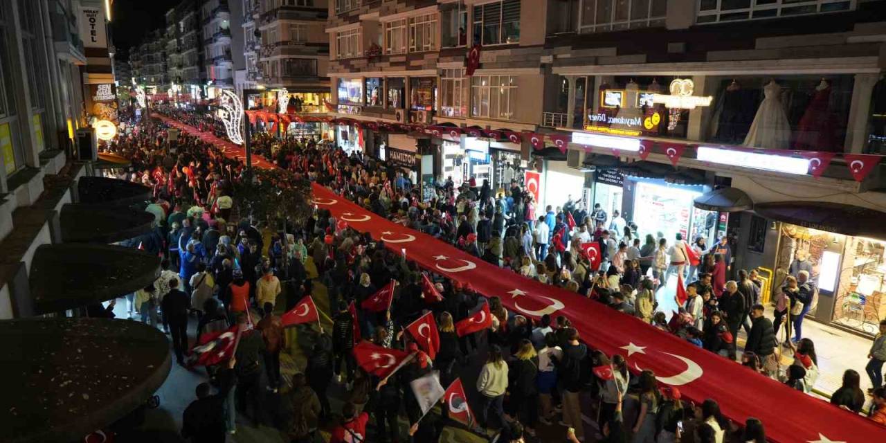 Samsun’da 1919 Metrelik Bayrakla "Fener Alayı Ve Gençlik Haftası" Yürüyüşü