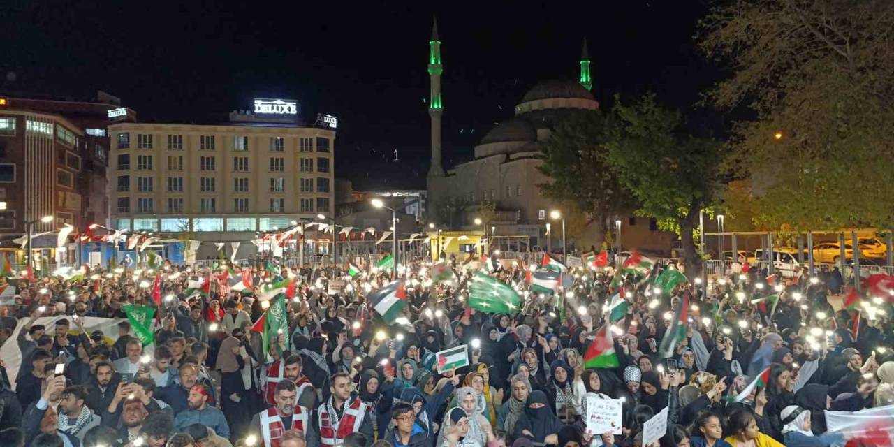 Van’da Filistin İçin Meşaleli Yürüyüş Yapıldı