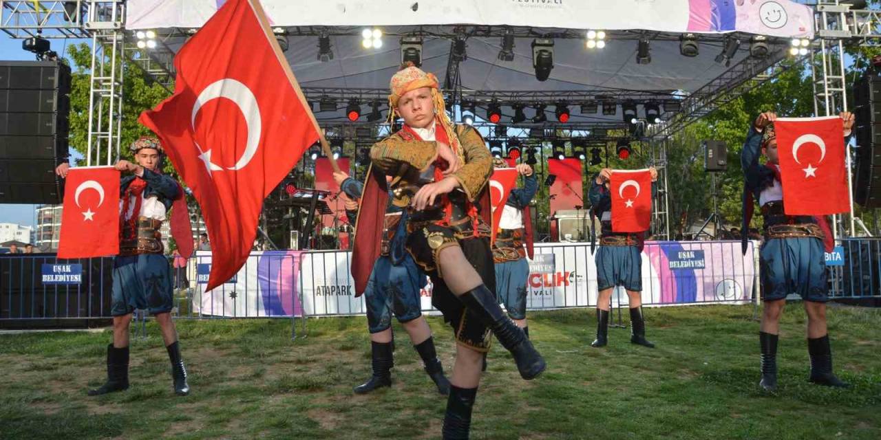 19 Mayıs Gençlik Festivali Binlerce Gencin Katılımıyla Başladı