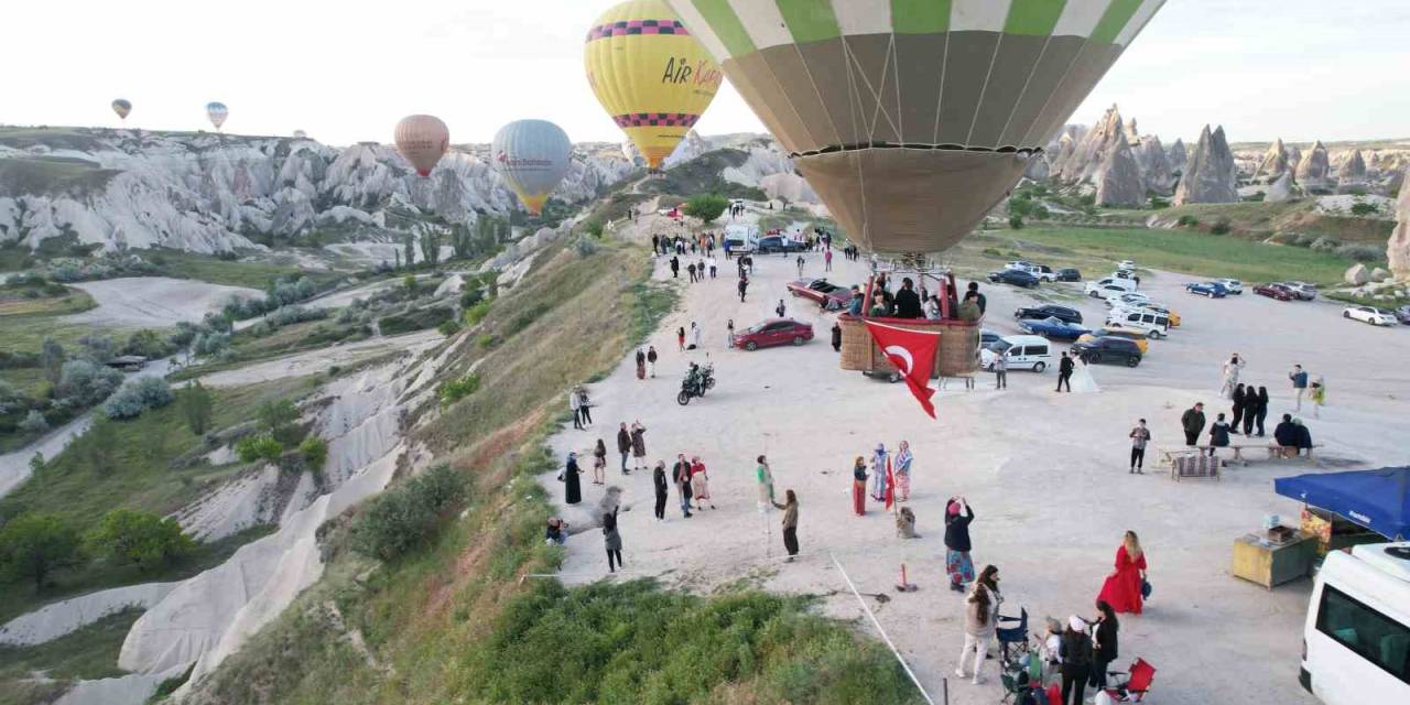 Kutlamalar Gökyüzünde Başladı