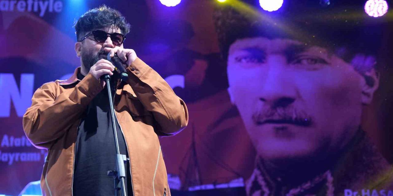 Büyükçekmece’de Düzenlenen 19 Mayıs Kutlamalarına Vatandaşlar Akın Etti