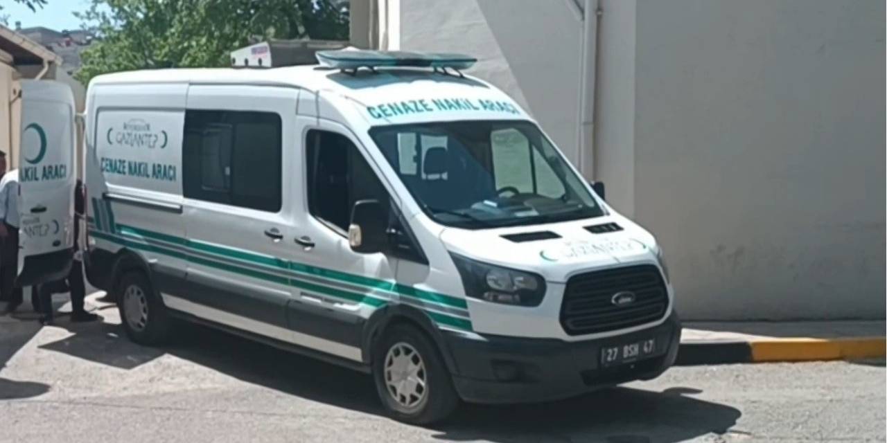 Motosikletiyle Dengesini Kaybedip Bariyerlere Çarpan Sürücü Hayatını Kaybetti