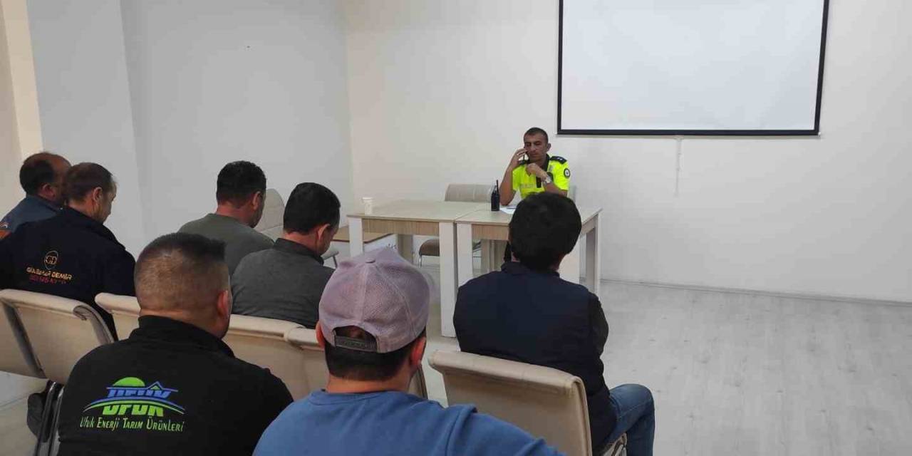 Karapınar’da Motosikletlerle İlgili Bilgilendirme Toplantısı