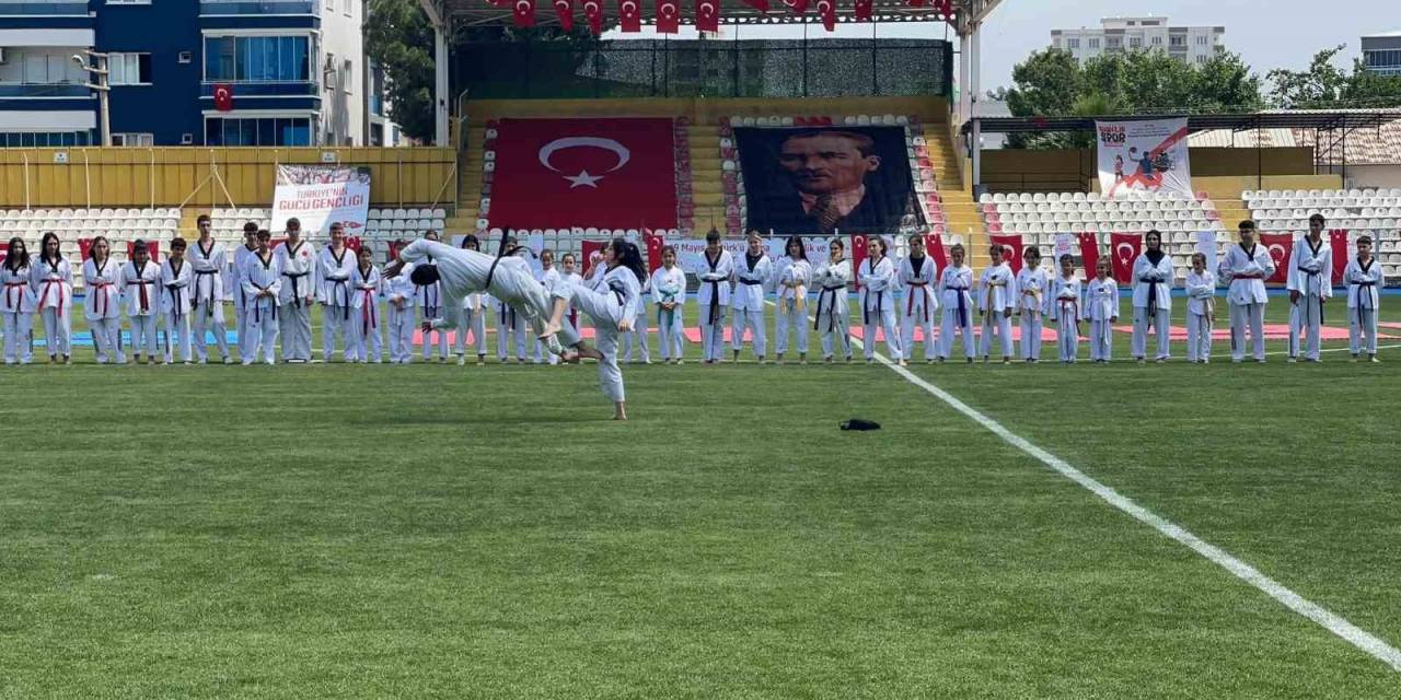 Osmaniye’de 19 Mayıs Coşkusu