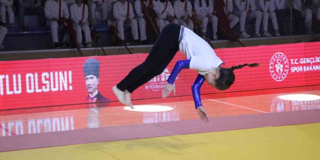 Afyonkarahisar’da 19 Mayıs Coşkusu