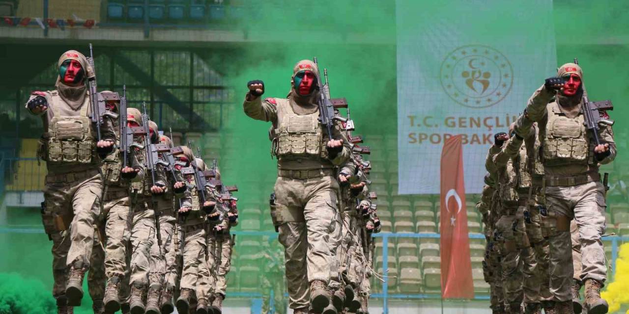 19 Mayıs Kutlamalarına Komandolar Damga Vurdu