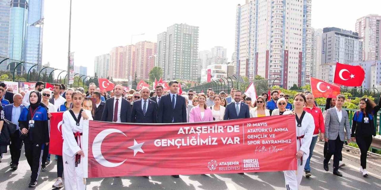 Ataşehir’de 19 Mayıs Kutlaması Çelenk Sunma Töreni İle Başladı