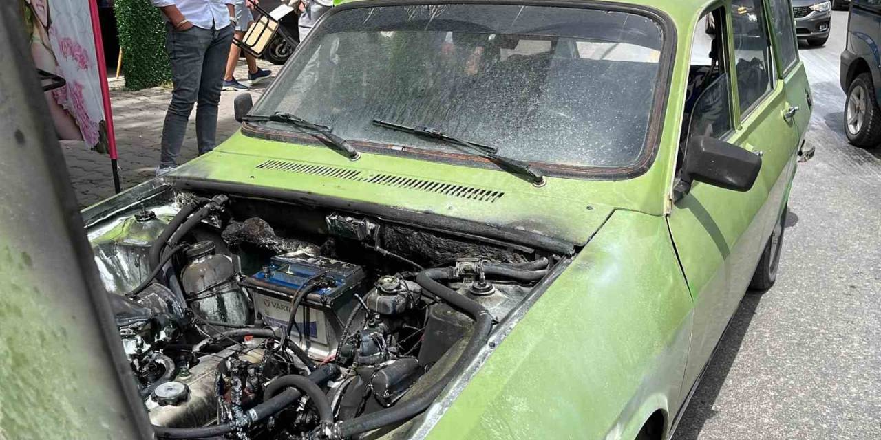 Aracı Yanan Vatandaşın İmdadına Polis Ekipleri Yetişti