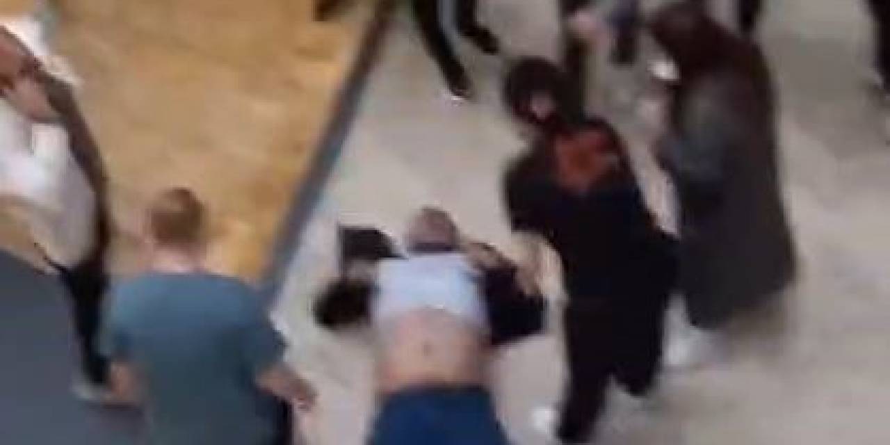 Bayrampaşa’da Forum İstanbul Avm’de İntihar Girişimi