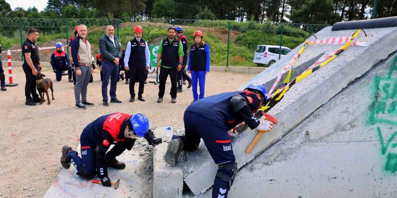 Eyüpsultan Belediyesi’nden Arama Kurtarma Eğitimi