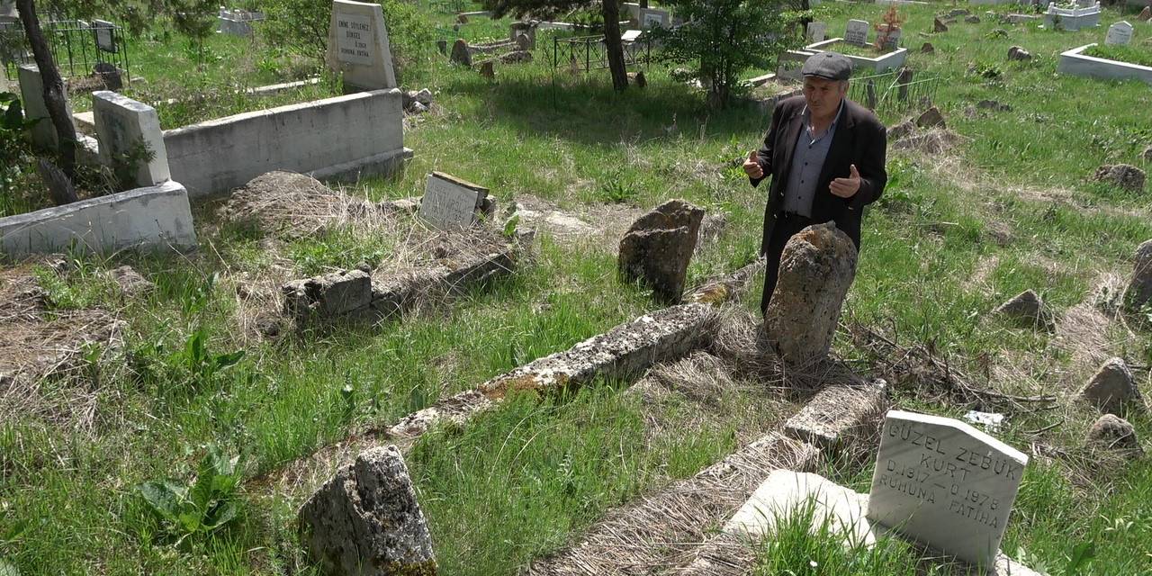 Asırlık Meçhul Mezar Gizemini Koruyor