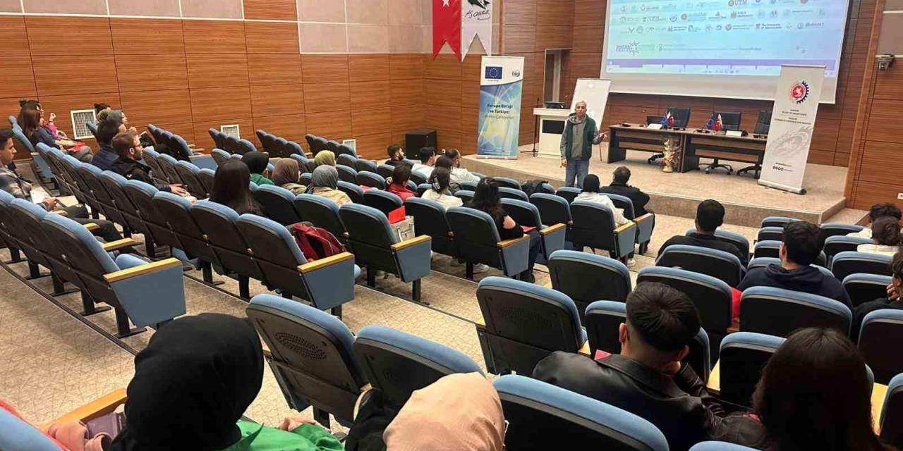 Gençlere Ab Programları Tanıtıldı