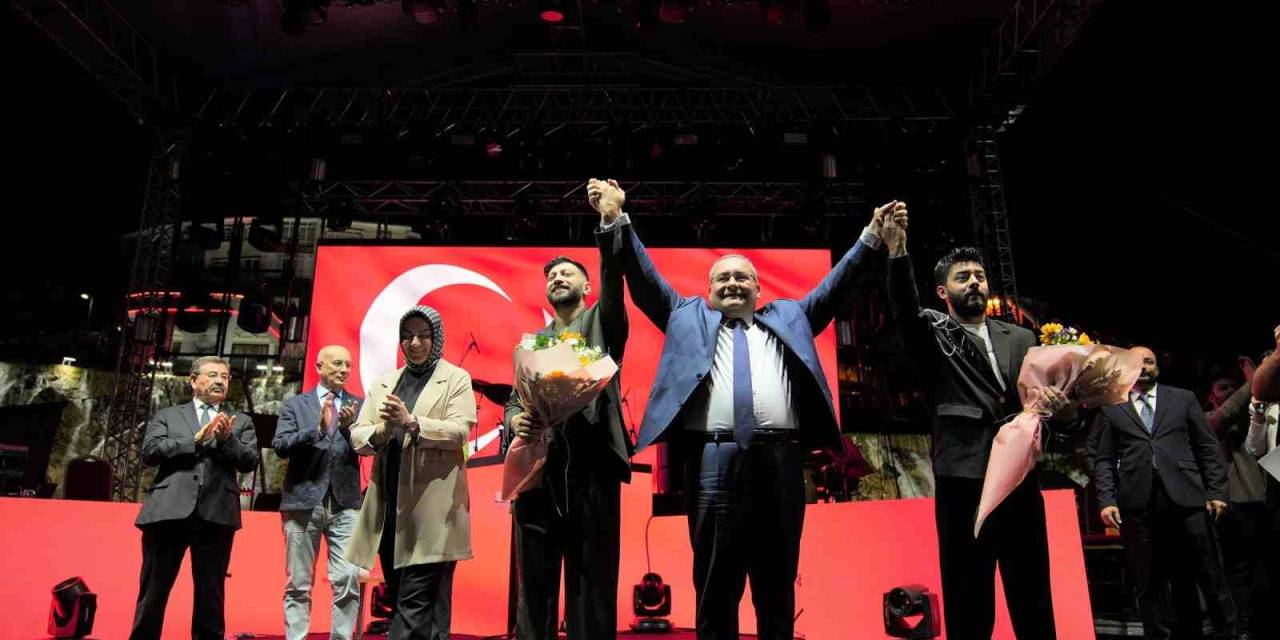 Keçiören’de 19 Mayıs Coşkusu ‘Gençlik Alayı Yürüyüşü’ Ve Konserlerle Kutlandı