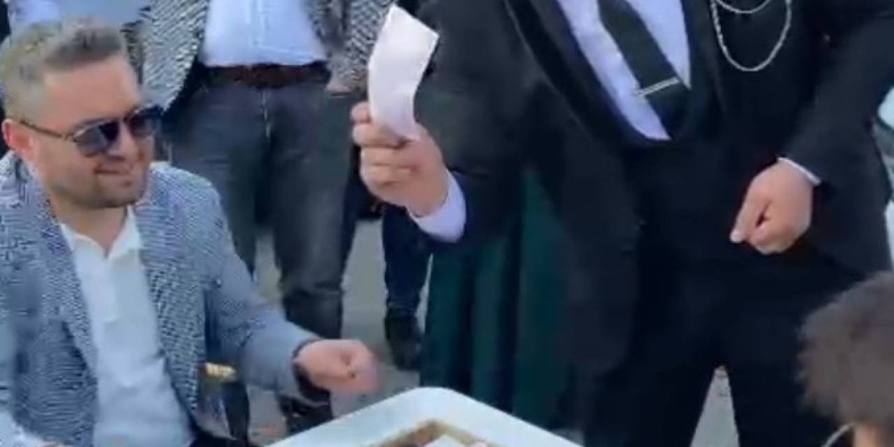 Tavla Masası Kurarak Konvoyun Önünü Kestiler