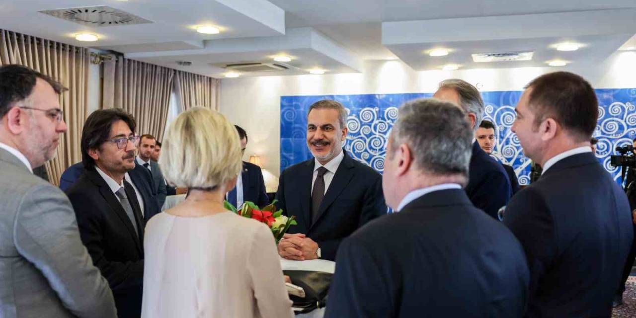 Dışişleri Bakanı Fidan, Pakistan’da Türk İş İnsanları Ve Kurum Temsilcileri İle Bir Araya Geldi