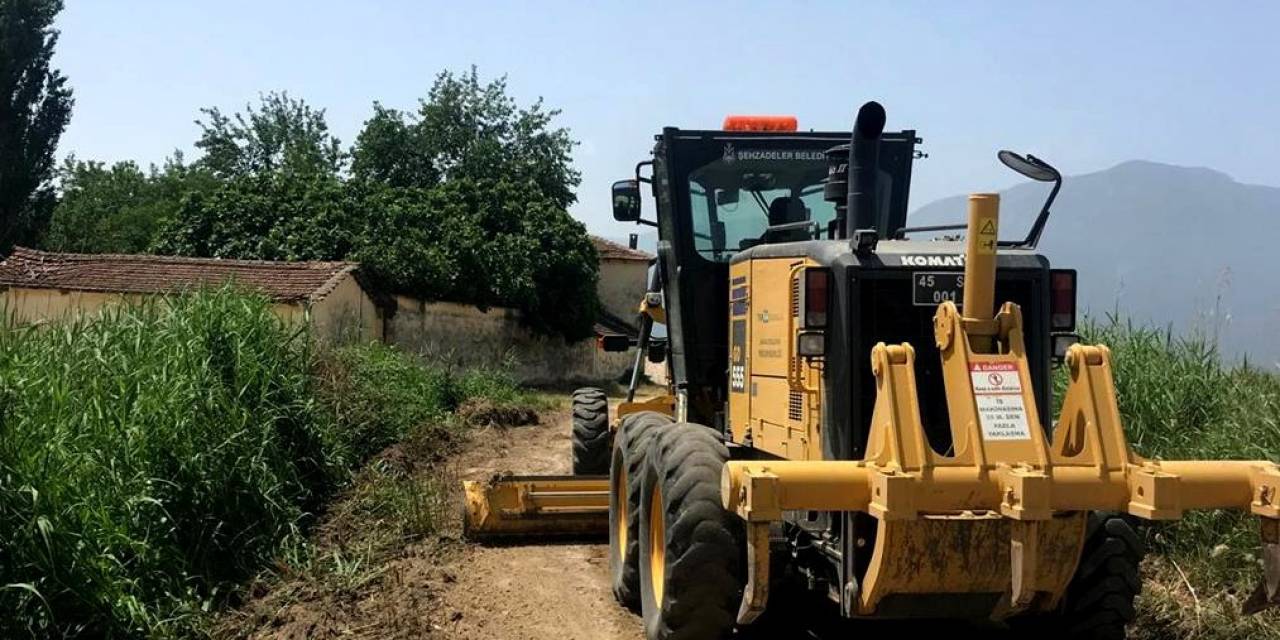 Şehzadeler Belediyesi Ova Yollarını Düzenliyor